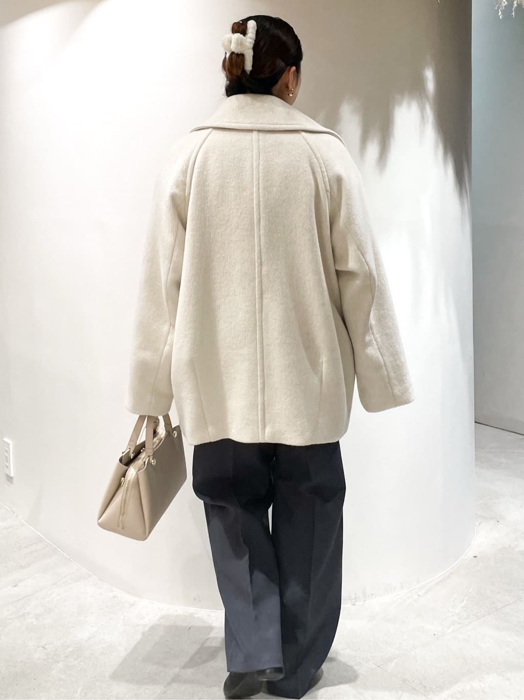 かりんさんの「OPAQUE.CLIP｜カシミヤブレンドウールミドルピーコート」を使ったコーディネート