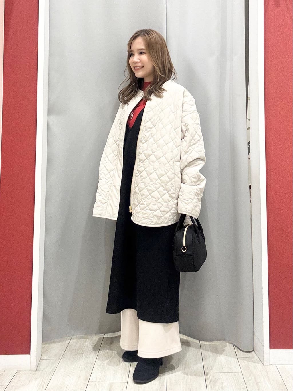 shioさんの「SHOO･LA･RUE｜【2点セット/洗濯機可】時短でコーデが決まる ジャンドレ+リブインナー」を使ったコーディネート
