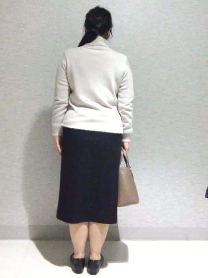 sakoさんの「Reflect｜【ほんのりラメ感◎】ふわふわフェザーヤーンハイネックニット」を使ったコーディネート