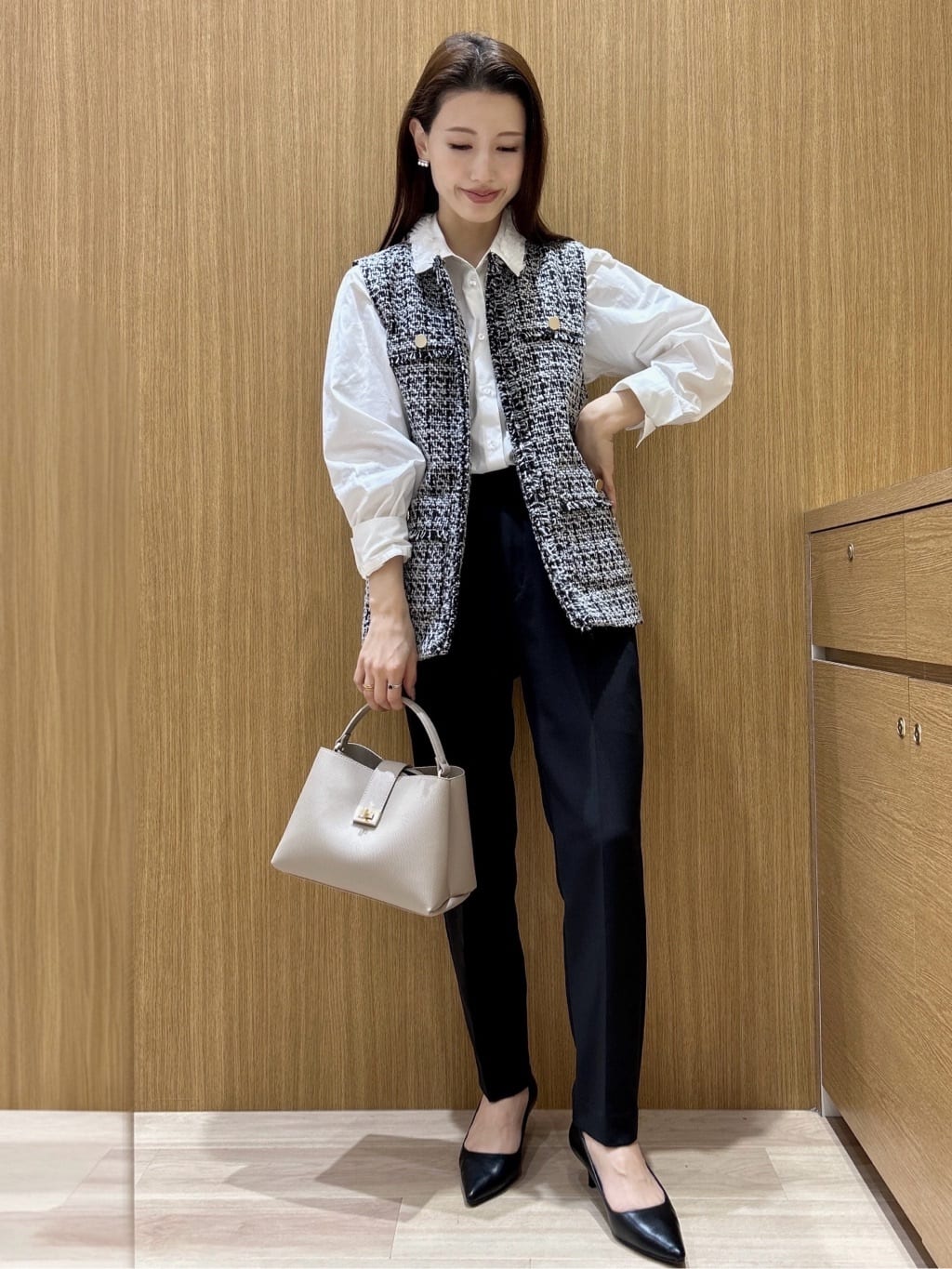 maiさんの「OPAQUE.CLIP｜《通勤対応》ツイードジレ【洗える】」を使ったコーディネート