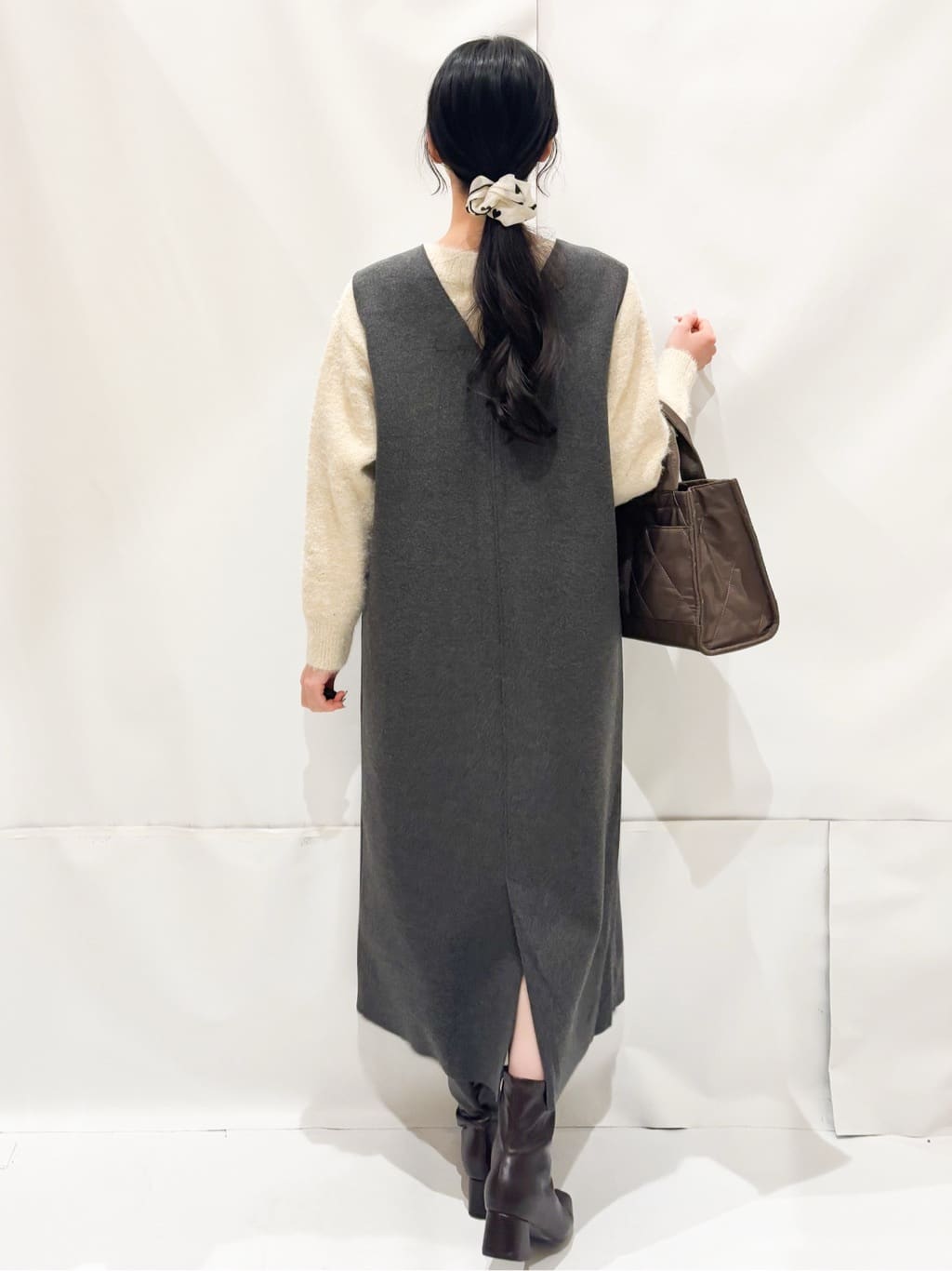 Hinaさんの「OPAQUE.CLIP｜ウールライクジャンパードレス【洗濯機洗い可】」を使ったコーディネート