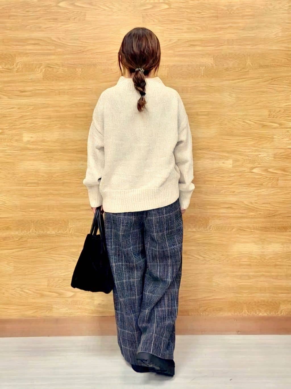 ありゅさんの「SHOO･LA･RUE｜【あったか/S-LL】脚のラインをきれいに魅せる チェック柄ワイドパンツ」を使ったコーディネート