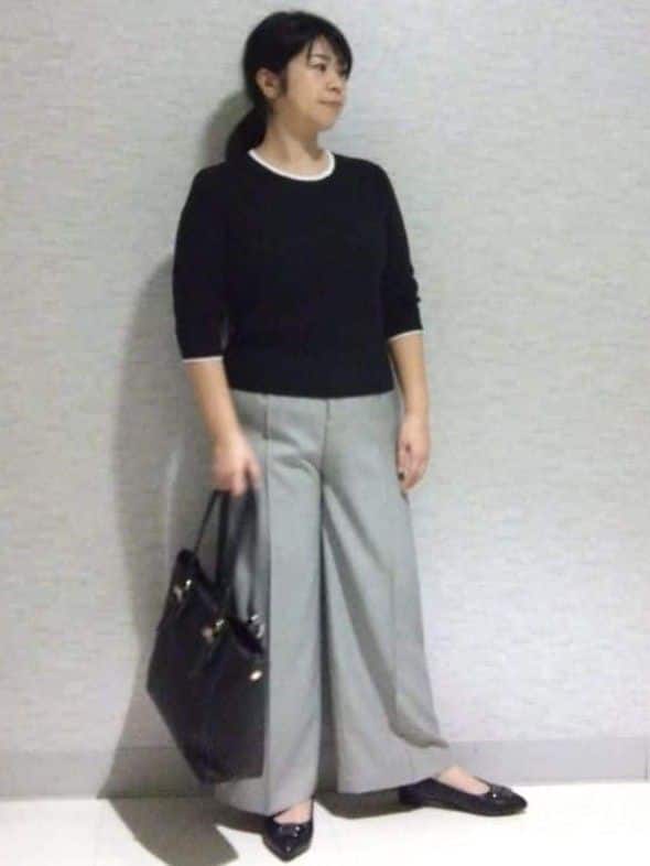 sakoさんの「Reflect｜【秋映え／単品使い◎／すっきり見え】ブローチ付きニットアンサンブル」を使ったコーディネート