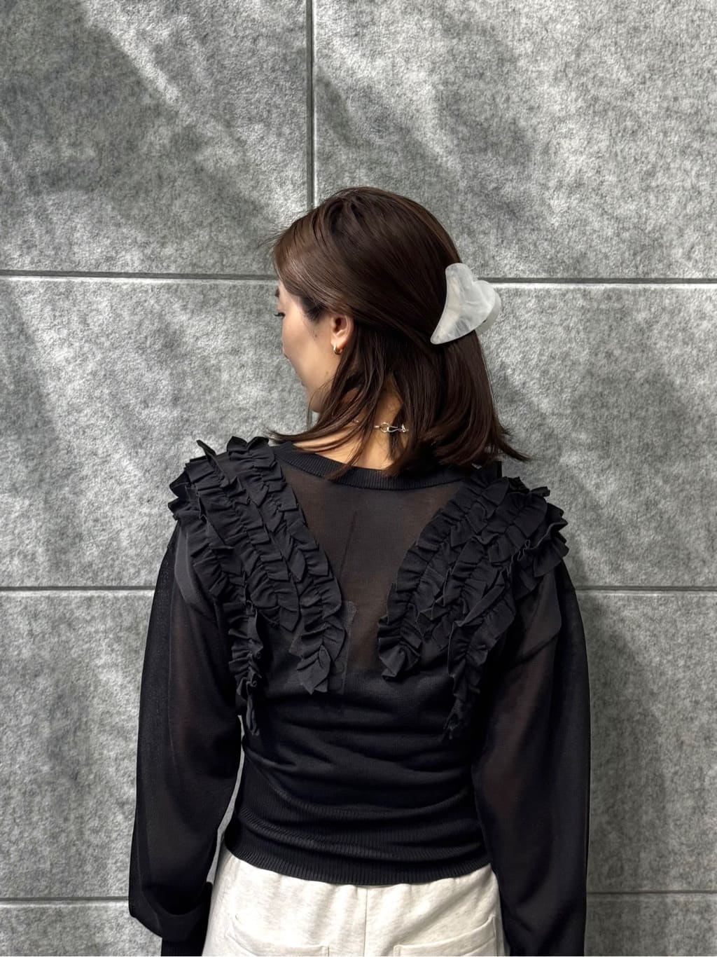uchi__yamaさんの「CODE A｜3way frill cardigan」を使ったコーディネート
