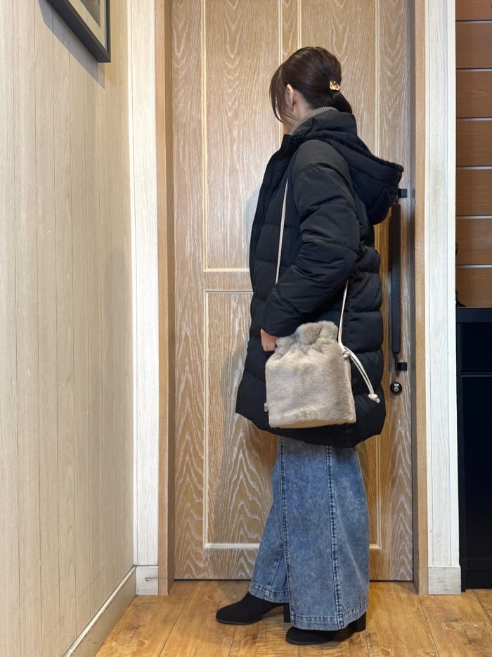 KAORIさんの「SHOO･LA･RUE｜【洗濯機可/撥水】フェイクファーフード ロングダウン」を使ったコーディネート