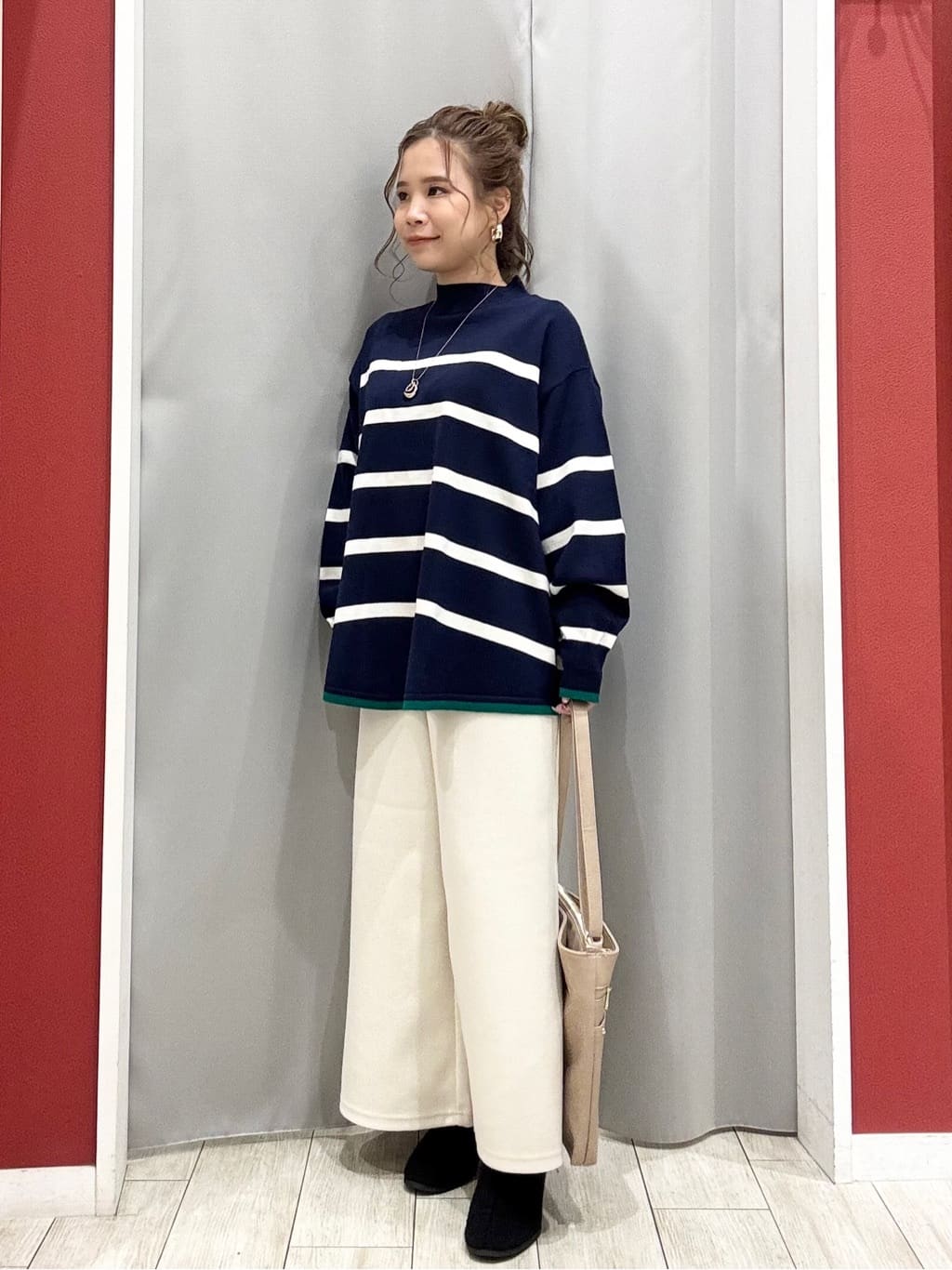 shioさんの「SHOO･LA･RUE｜【洗濯機可/毛玉レス】アクセントカラーで着映え　配色ボーダーニット」を使ったコーディネート
