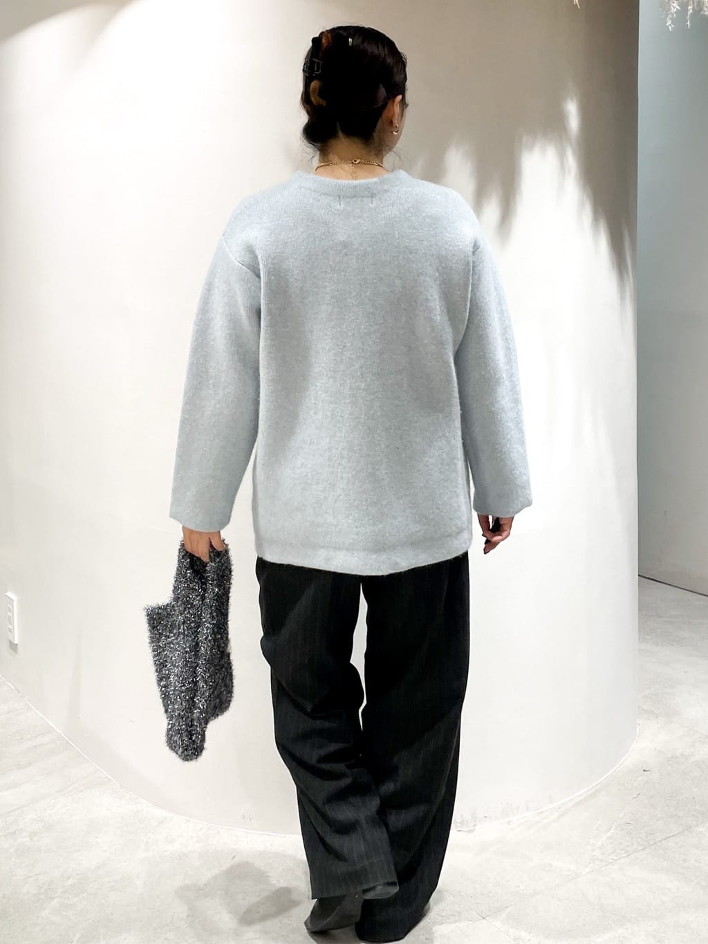 かりんさんの「OPAQUE.CLIP｜ピンストライプイージーワイドパンツ【吸湿発熱／ストレッチ／洗濯機OK】」を使ったコーディネート