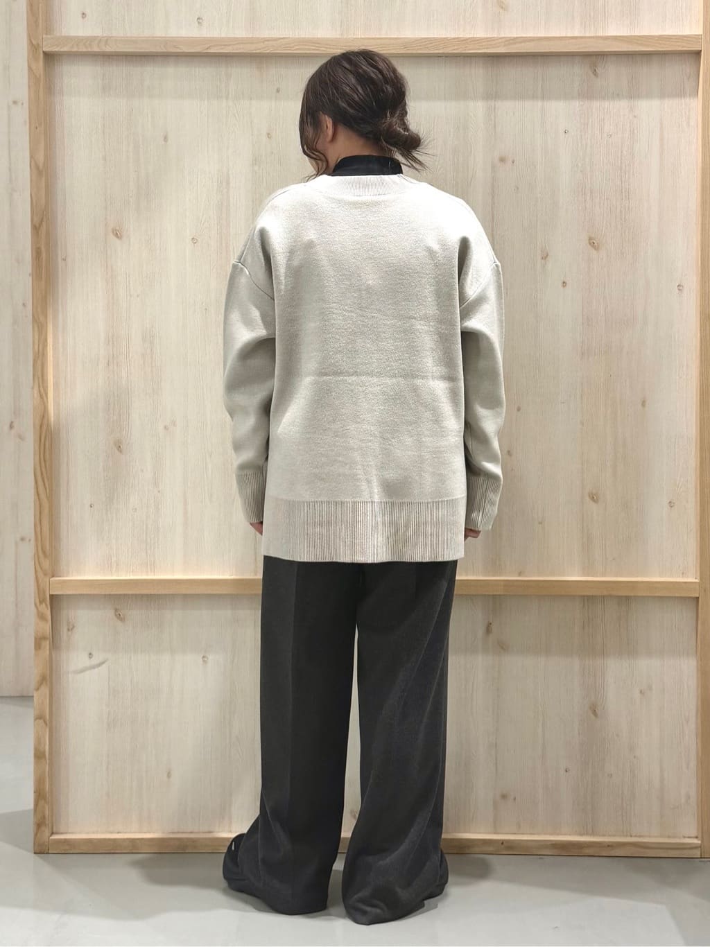 nanaさんの「THE SHOP TK｜【体型カバー】ゆったり サイドスリットニット」を使ったコーディネート