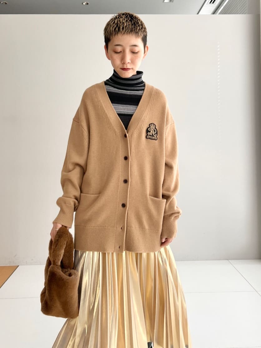 OCHIAIさんの「DRESSTERIOR｜シルクブレンドメリノウールリブプルオーバー」を使ったコーディネート