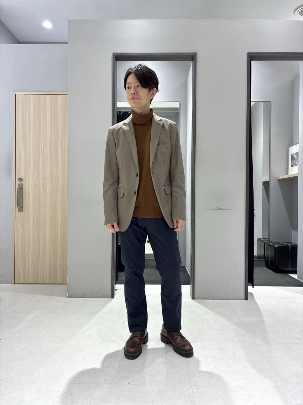 わいずみさんの「TAKEO KIKUCHI｜【ウールカシミヤブレンド】ビーバー調 スタンドカラー コート」を使ったコーディネート