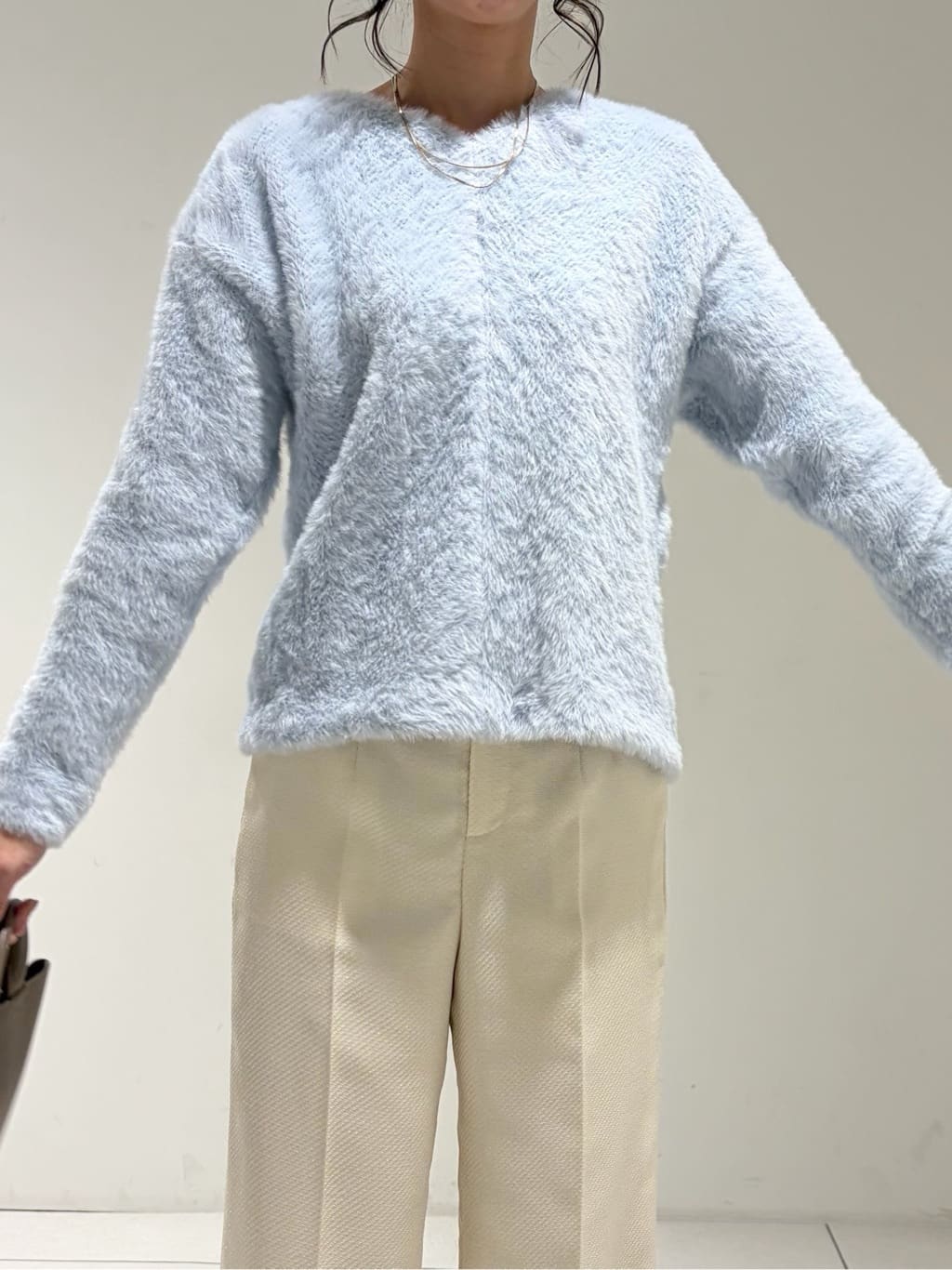 shioriさんの「INDIVI｜【洗える】エアリーシャギートップス」を使ったコーディネート