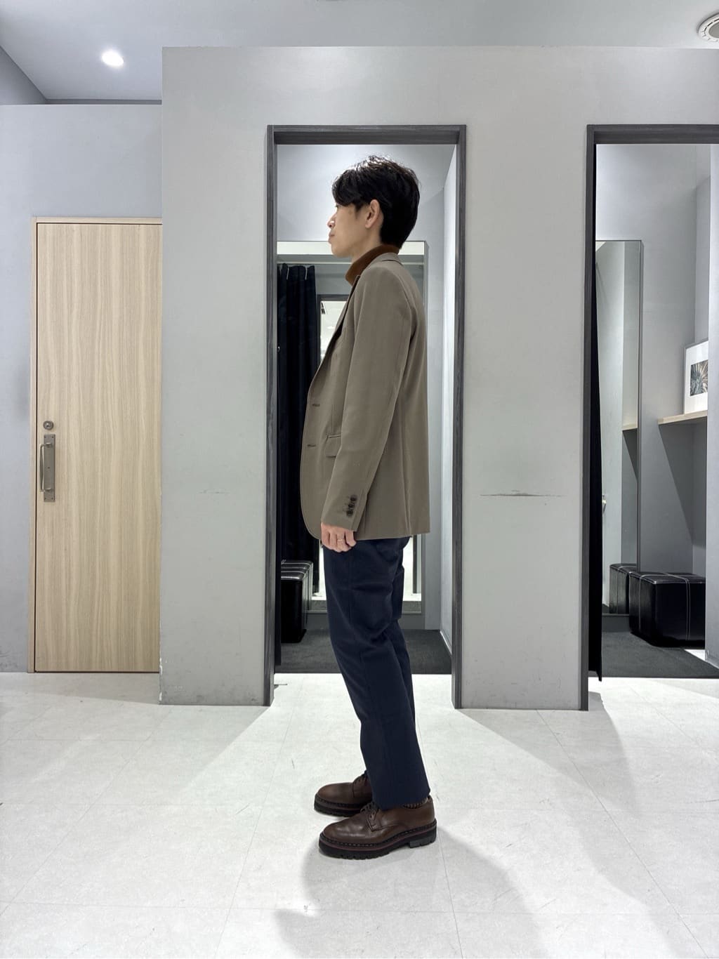 わいずみさんの「TAKEO KIKUCHI｜【ウールカシミヤブレンド】ビーバー調 スタンドカラー コート」を使ったコーディネート