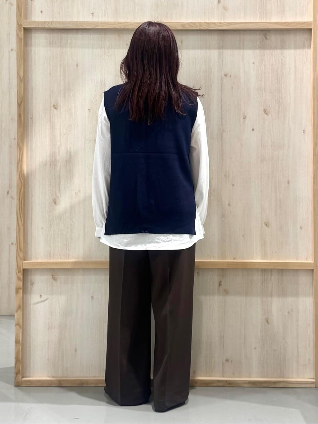 nanaさんの「THE SHOP TK｜【春まで着られる】ニットベスト＆ブラウスセット/洗濯機OK」を使ったコーディネート