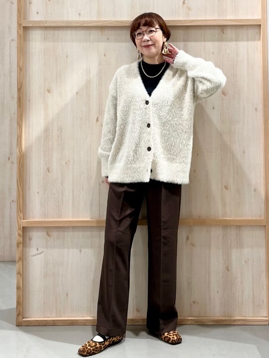 nakoさんの「THE SHOP TK｜【ふわふわあったか】フェザーカーディガン」を使ったコーディネート