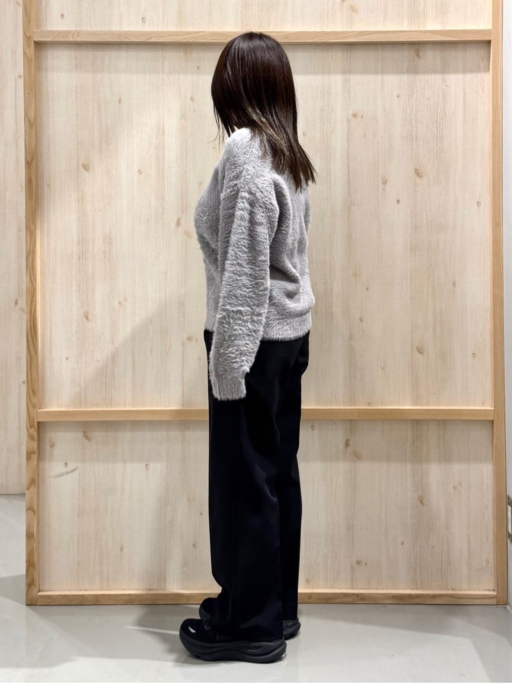 nanaさんの「THE SHOP TK｜【華やかで柔らか】ふわふわフェザーニット/洗える・前後2WAY」を使ったコーディネート
