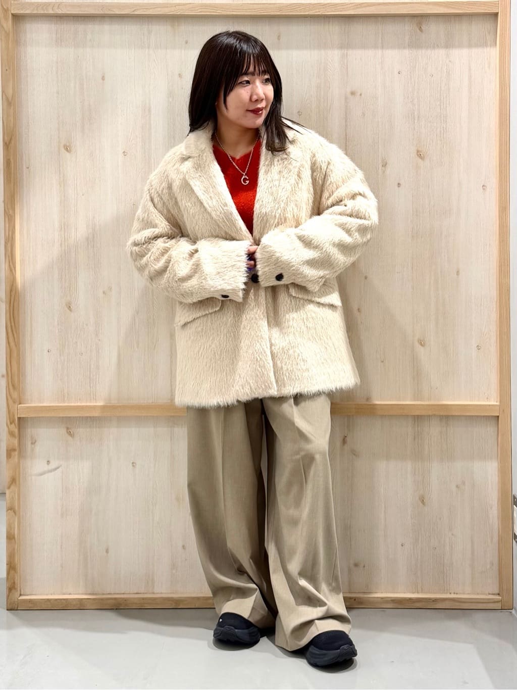 nanaさんの「THE SHOP TK｜纏うだけで大人上品 シャギーチェスターハーフコート」を使ったコーディネート