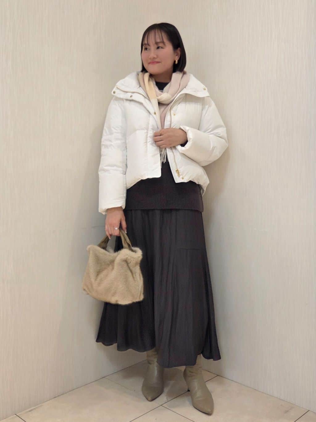naokoさんの「UNTITLED｜【重ね着もおすすめ/洗える】ウールカシミヤ クルーネックニット」を使ったコーディネート