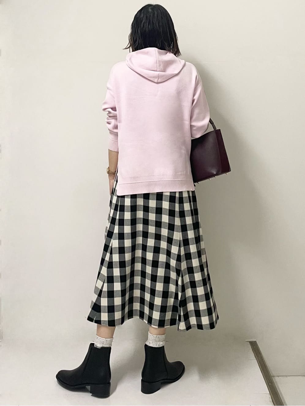 ISOさんの「Dessin｜【洗える／体型カバー】ちょうどいいニットパーカ」を使ったコーディネート