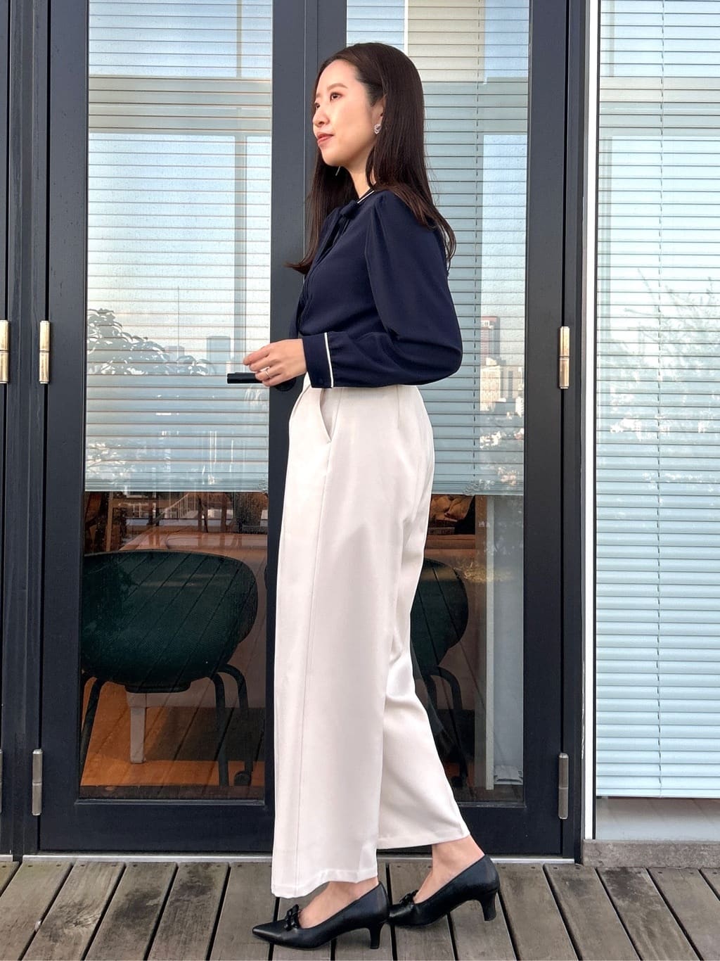 teiさんの「Couture brooch｜【ハレの日・通勤】配色タックタイブラウス」を使ったコーディネート