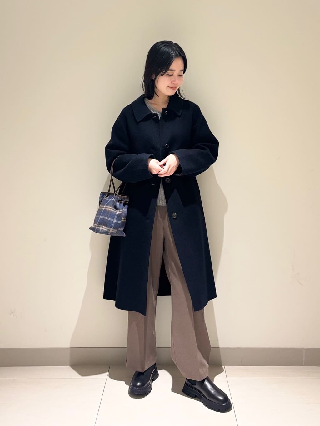 mayuさんの「Dessin｜ウールカシミヤVネック」を使ったコーディネート
