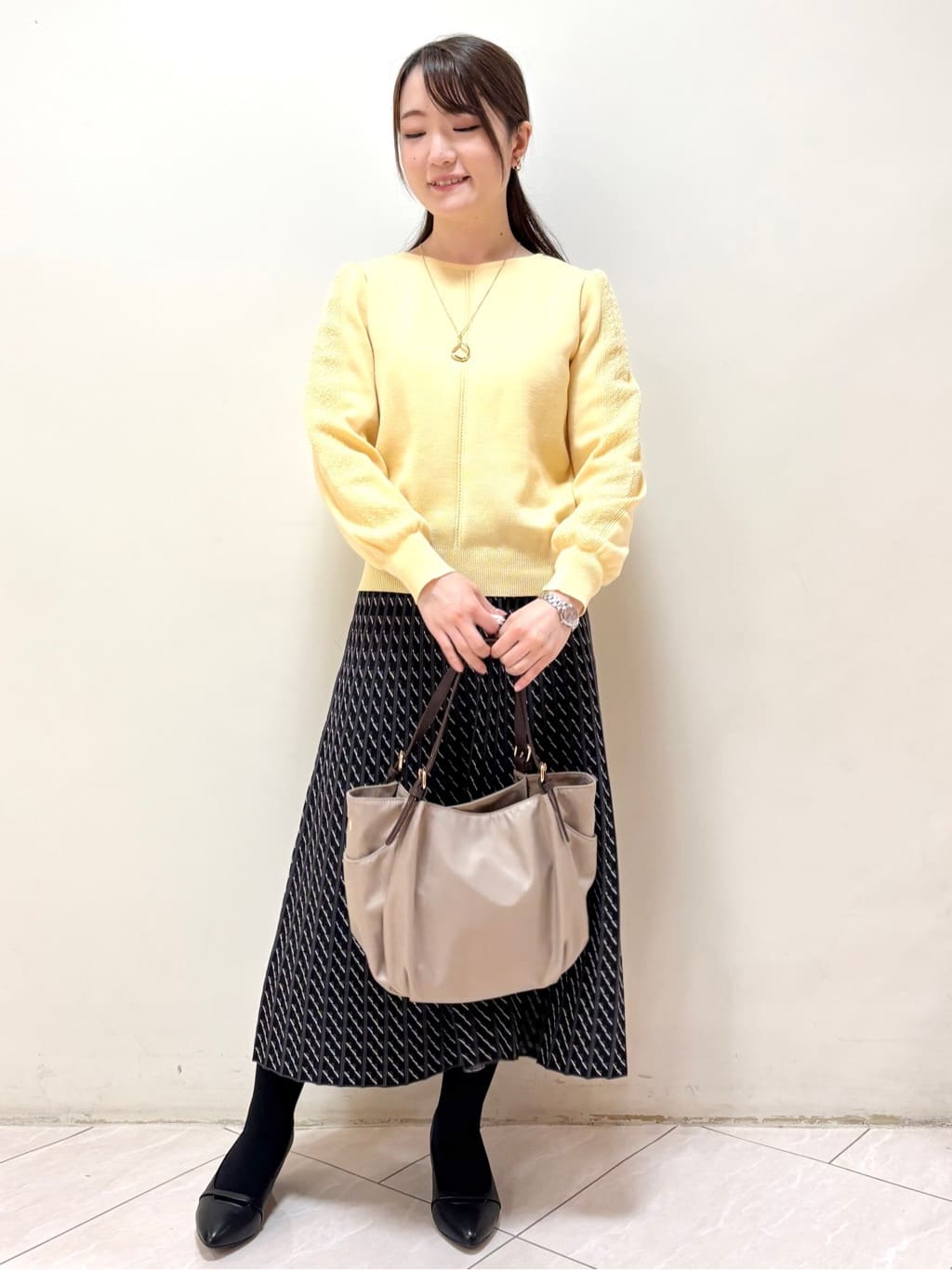 mikiさんの「Reflect｜【WEB先行カラーあり／セットアップ可】幾何調柄ニットスカート」を使ったコーディネート