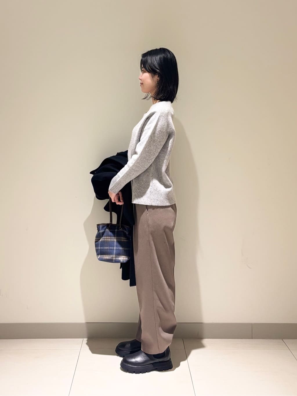mayuさんの「Dessin｜【洗える】マットドレープニーハイフレアパンツ」を使ったコーディネート