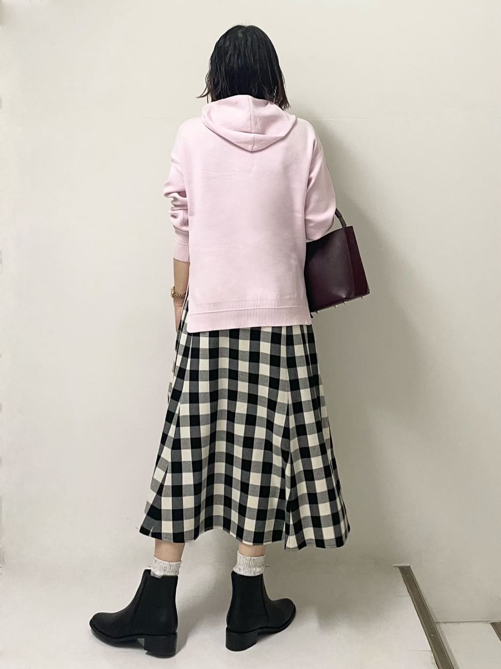 ISOさんの「Dessin｜【洗える／体型カバー】ちょうどいいニットパーカ」を使ったコーディネート