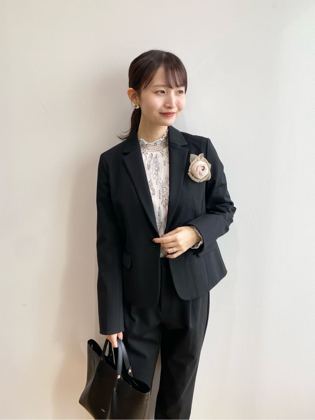みさかさんの「index｜《5色展開／XS-LLサイズ》ストレッチテーラードジャケット／セットアップ対応【イージーアイロン】」を使ったコーディネート