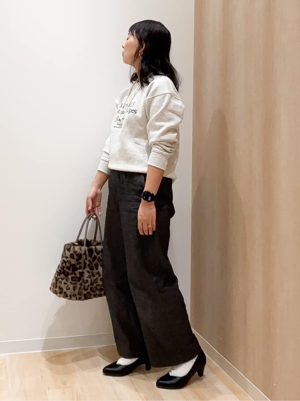 miraiさんの「grove｜【あったか裏起毛】デニムライクストレートワイドパンツ」を使ったコーディネート