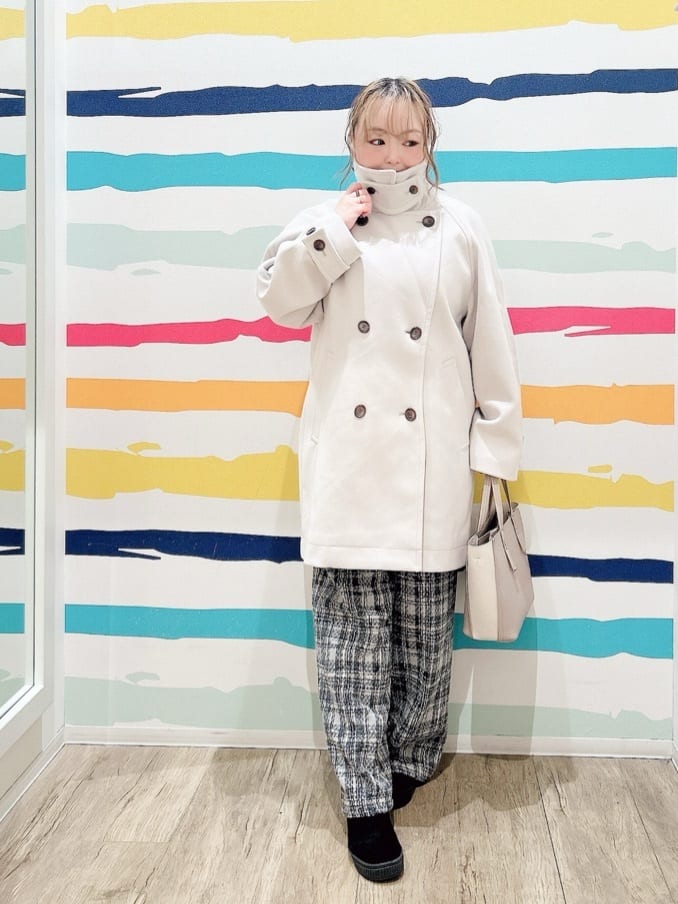 Peeさんの「SHOO･LA･RUE｜【2点セット】着るだけで決まる クラシカルなツイード調 チェック柄セットアップ」を使ったコーディネート