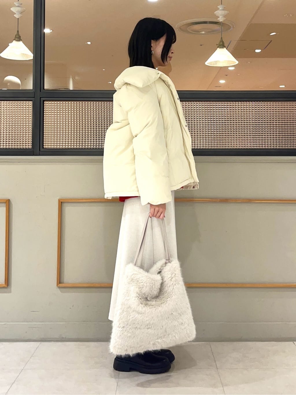 kumiさんの「INDIVI｜【撥水／洗える／デザイン衿】ステッチレス ショートダウンコート」を使ったコーディネート