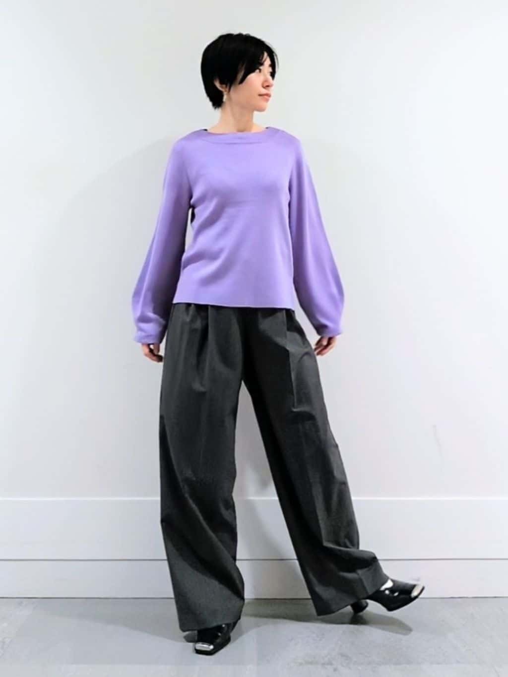 ミズタさんの「UNTITLED｜【きれいめ/洗える】ラメ入りワイドボートネックニット」を使ったコーディネート