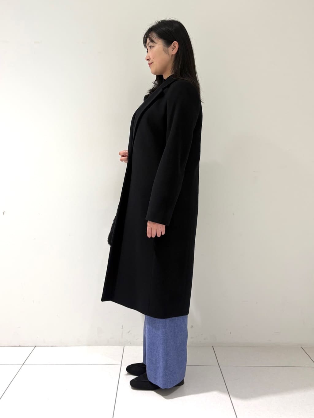 momokoさんの「INDIVI｜【名品コート／日本製】ウール100％チェスターコート」を使ったコーディネート