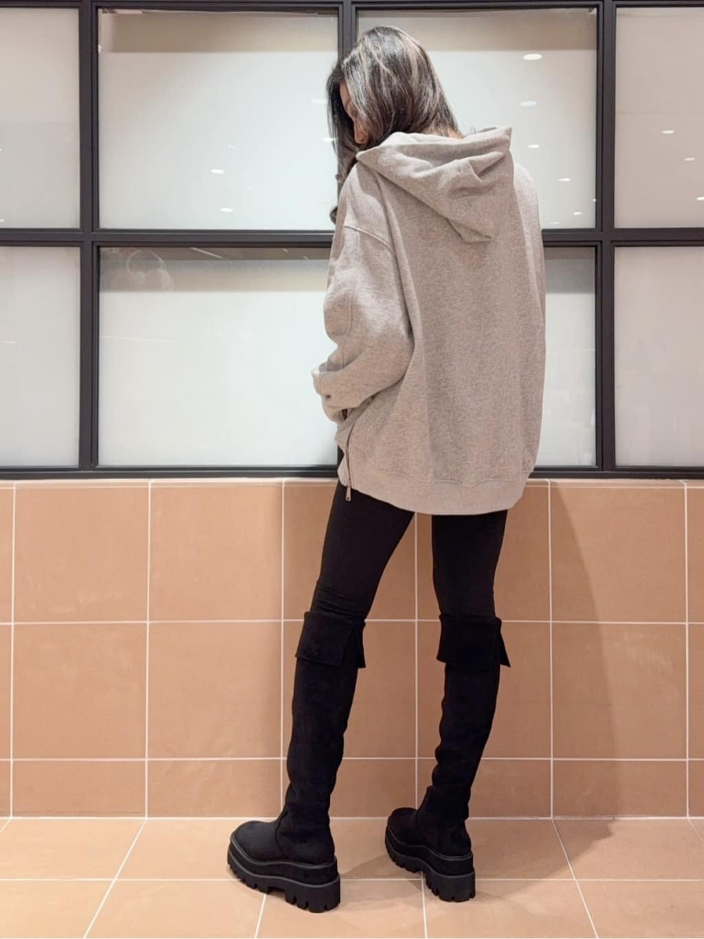 kaoriさんの「ESPERANZA｜【EC先行販売】マルチWAYダブルトラックソールブーツ」を使ったコーディネート