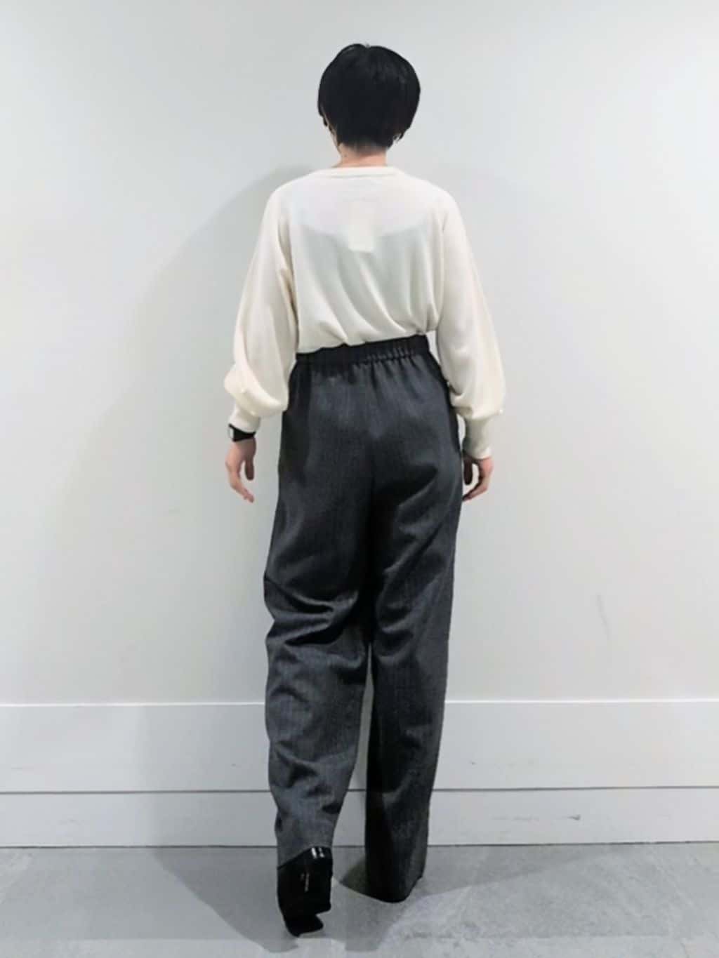 ミズタさんの「UNTITLED｜【8色展開／コンパクト丈】レーヨン混 コクーンニット」を使ったコーディネート