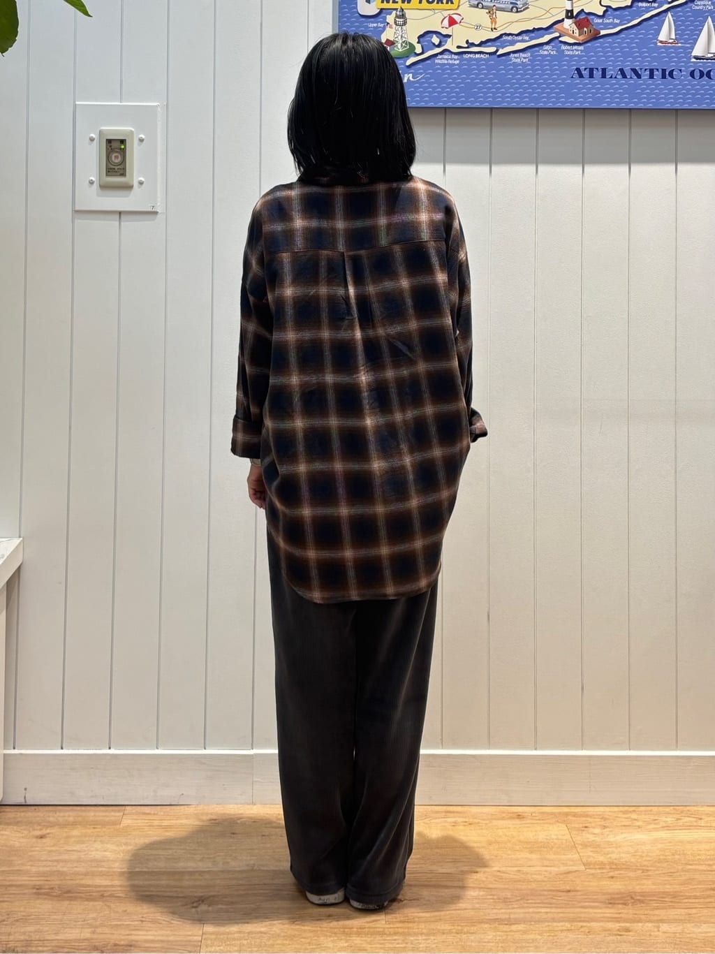 OKADAさんの「Dessin｜【洗える/ウエストゴム】裏起毛コーデュロイイージーパンツ」を使ったコーディネート