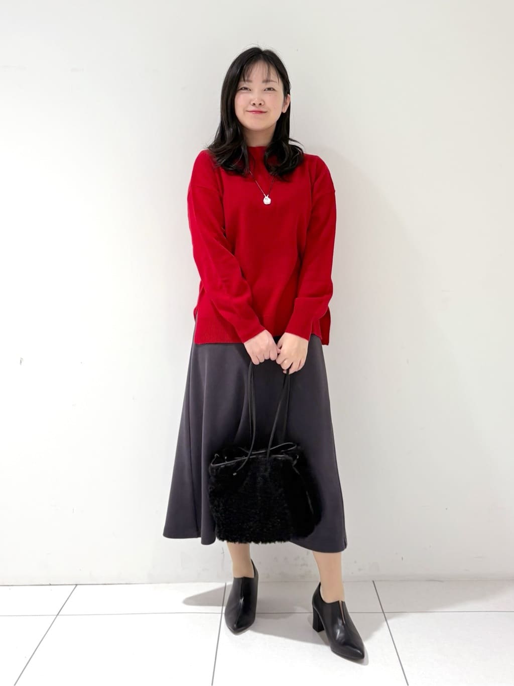 momokoさんの「INDIVI｜【洗える／カシミヤ混】ボトルネック ドルマンスリーブニット」を使ったコーディネート