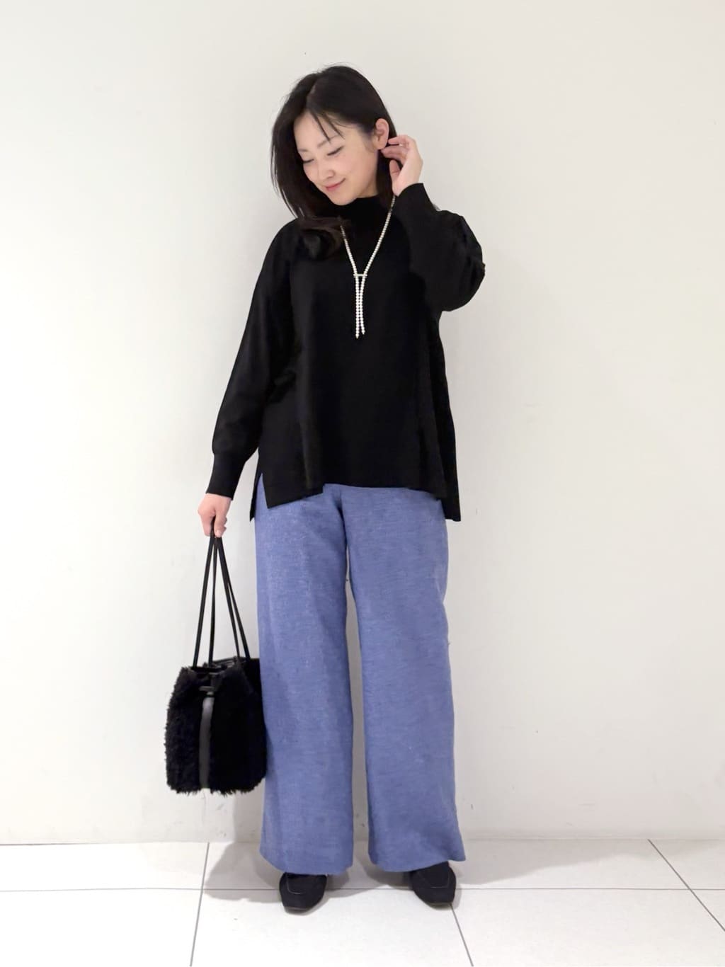 momokoさんの「INDIVI｜【名品コート／日本製】ウール100％チェスターコート」を使ったコーディネート