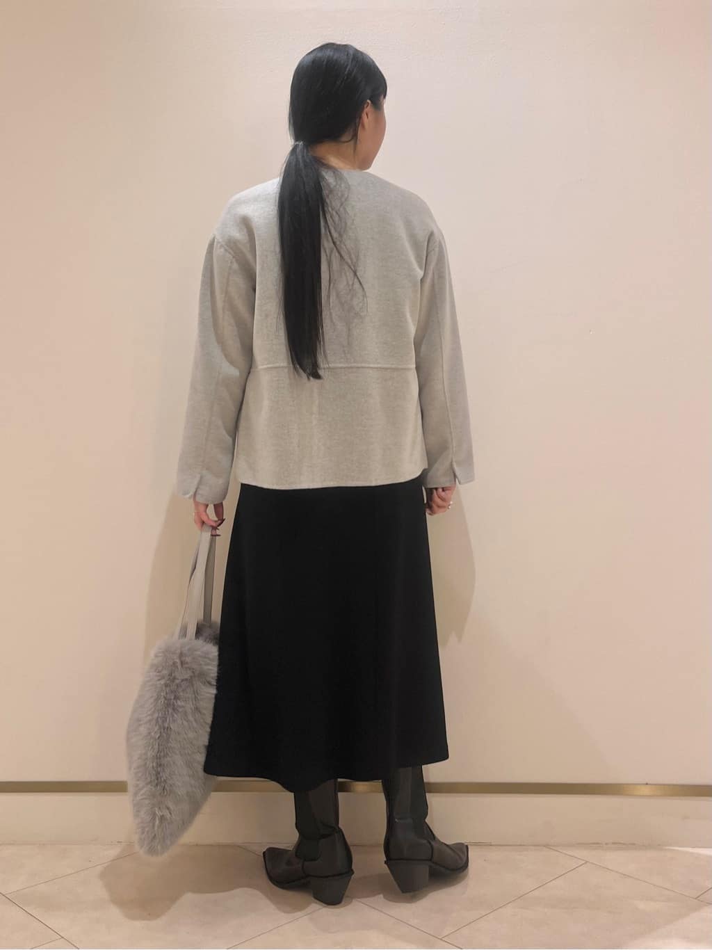 hasuさんの「INDIVI｜【配色デザイン／ショート丈】ウールリバー ノーカラーコート」を使ったコーディネート