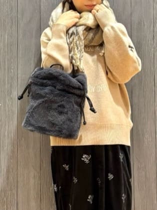 meiさんの「SHOO･LA･RUE｜【洗濯機可/S-LL】もちもちタッチ スウェットライクロゴニット」を使ったコーディネート