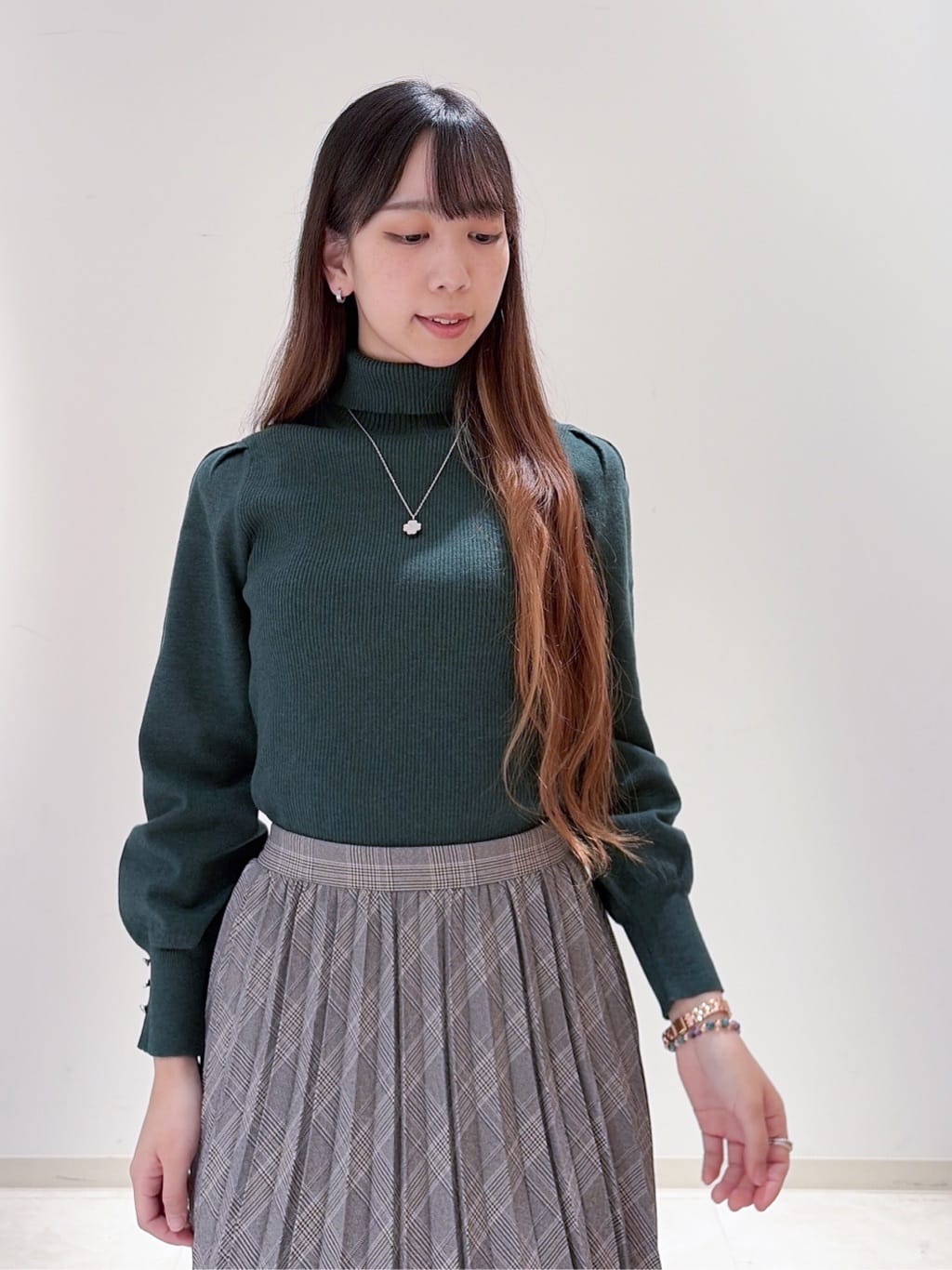 yurinaさんの「index｜プリーツスカート【洗濯機OK】」を使ったコーディネート