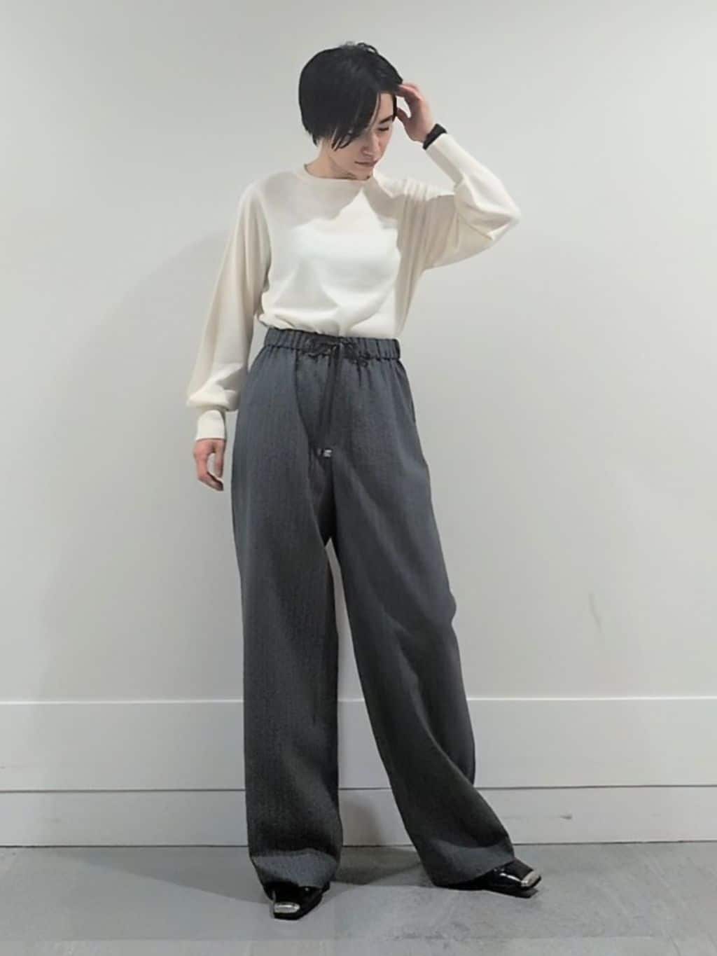 ミズタさんの「UNTITLED｜【8色展開／コンパクト丈】レーヨン混 コクーンニット」を使ったコーディネート
