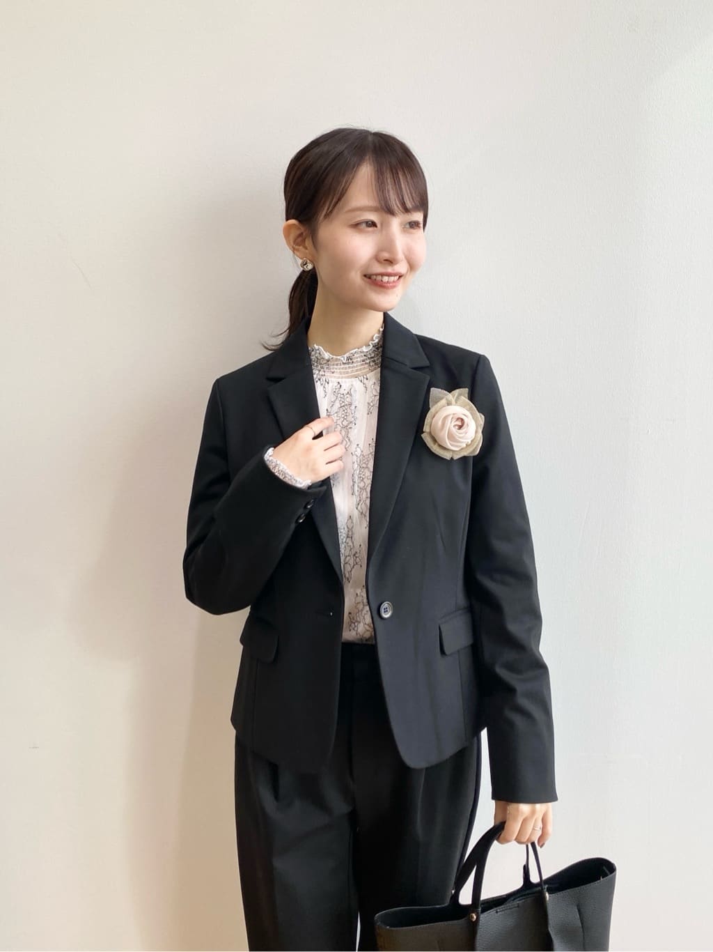 みさかさんの「index｜《5色展開／XS-LLサイズ》ストレッチテーラードジャケット／セットアップ対応【イージーアイロン】」を使ったコーディネート
