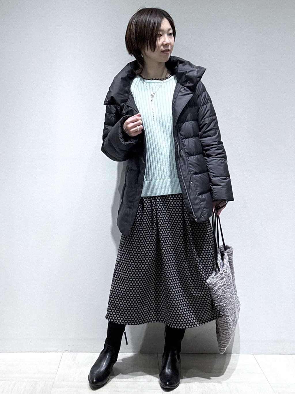 まちこさんの「Reflect｜【SS-4Lサイズ】フーデッドミドルダウンコート」を使ったコーディネート