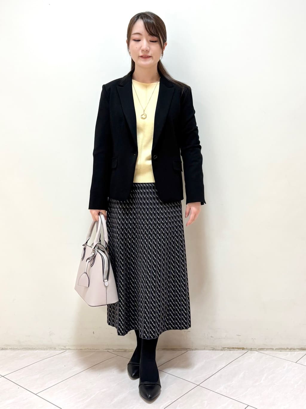 mikiさんの「Reflect｜【選べる8色／スカートにもパンツにも◎】ウール混ボートネックニット」を使ったコーディネート