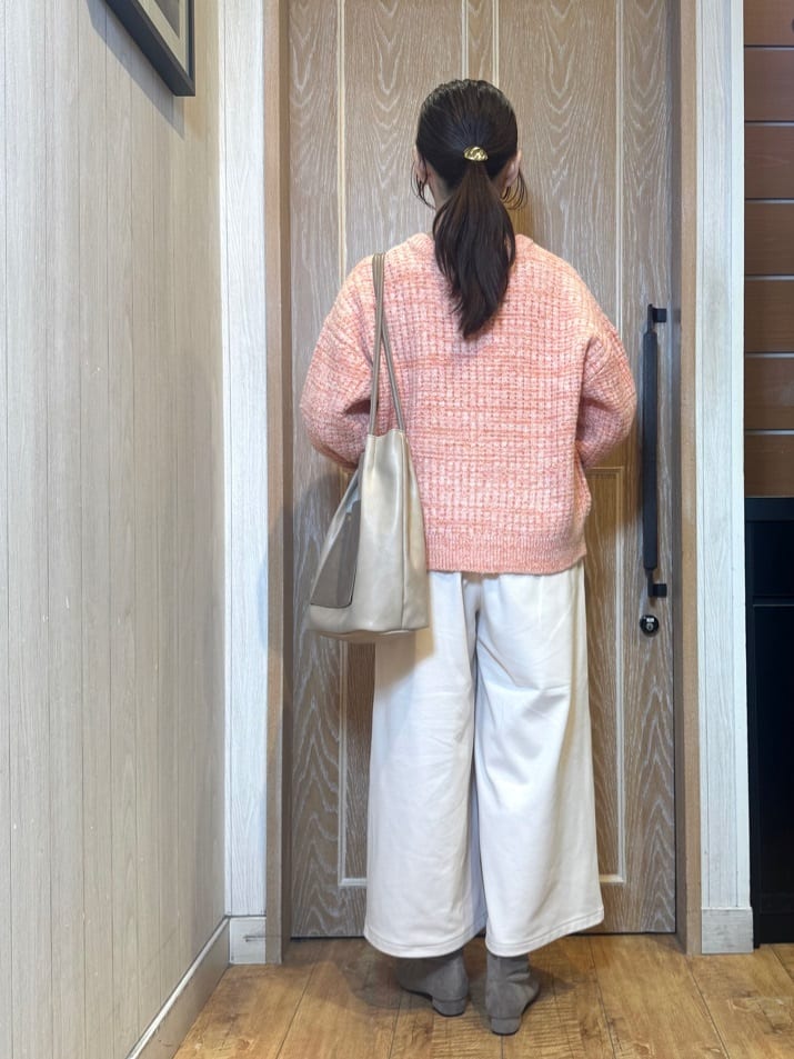 KAORIさんの「SHOO･LA･RUE｜【洗濯機可】ふわふわミックスカラーニット」を使ったコーディネート