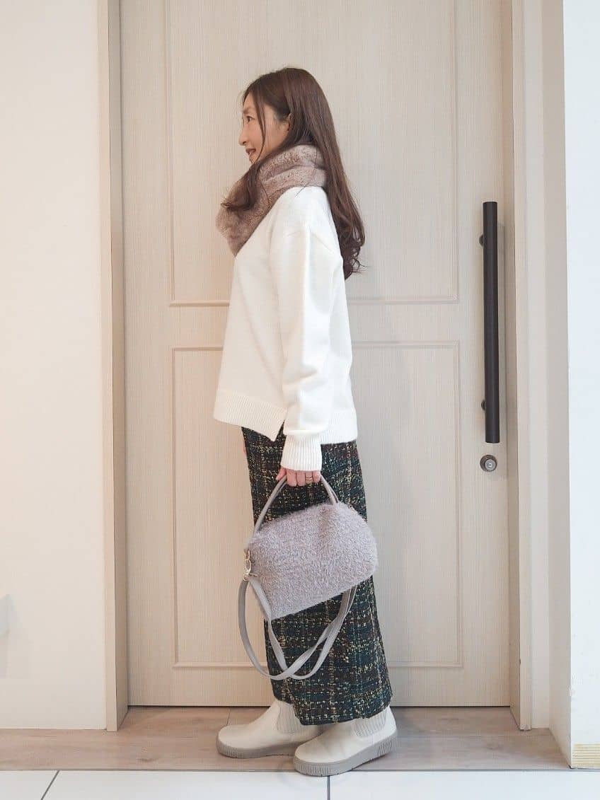 mi-saさんの「SHOO･LA･RUE｜【S-LL/洗濯機可】さりげないラメが上品　クルーネックニット」を使ったコーディネート