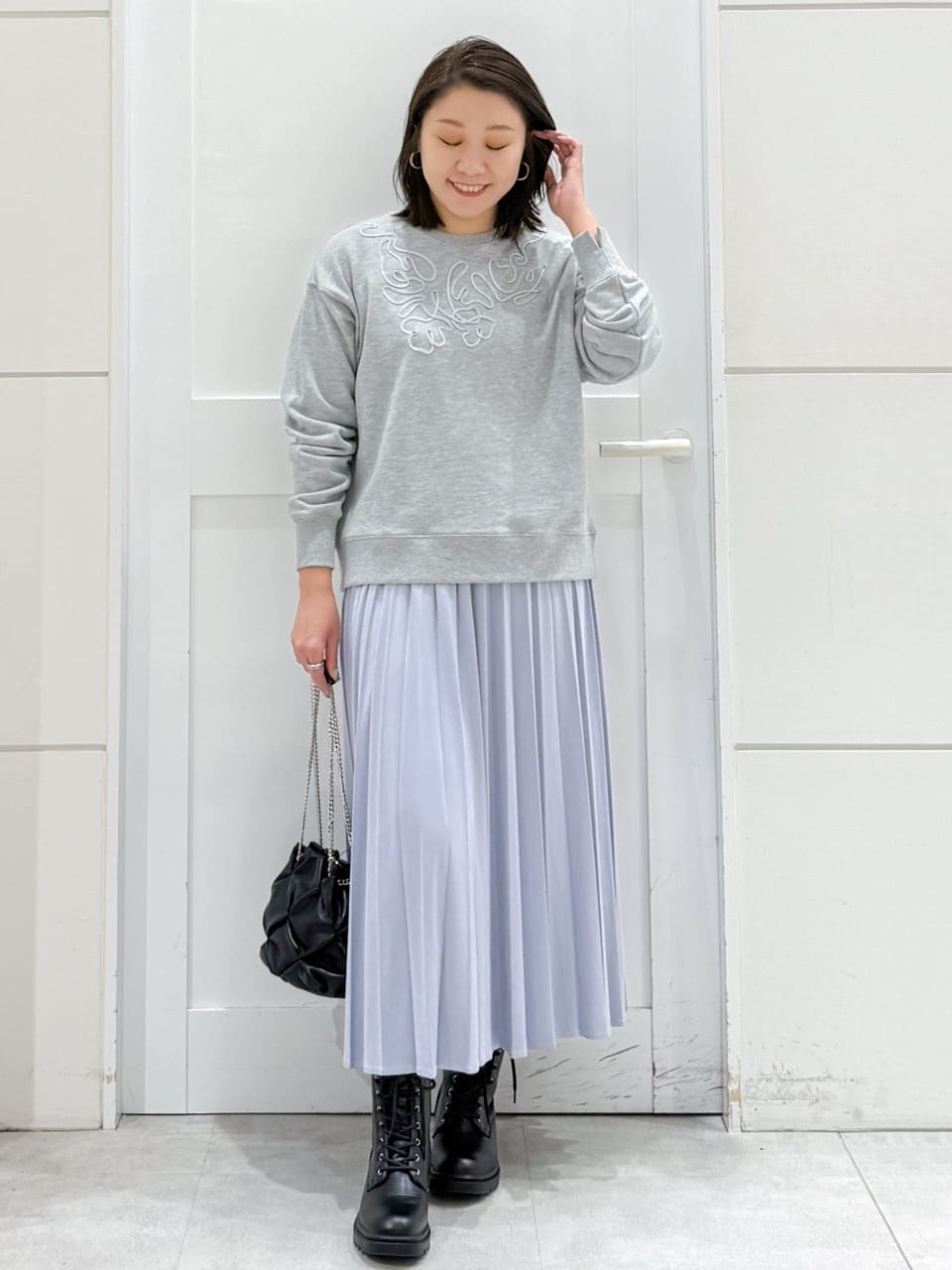 yuka.aさんの「OPAQUE.CLIP｜コード刺繍裏毛プルオーバー【洗濯機OK】」を使ったコーディネート