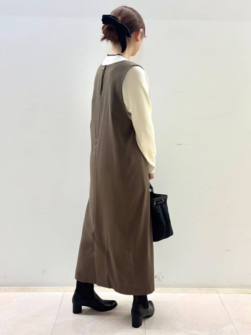Satoさんの「Reflect｜【すっきりシルエット】スエードライクジャンパースカ―ト」を使ったコーディネート