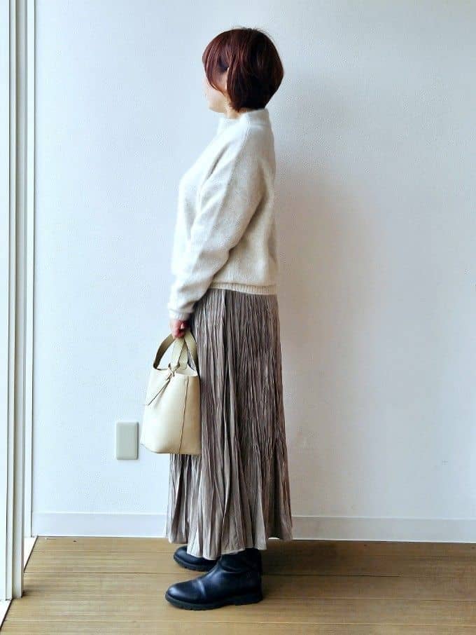 やじまさんの「UNTITLED｜【大人な品格/ふわふわニット】フォックスカシミヤ コクーンニット」を使ったコーディネート